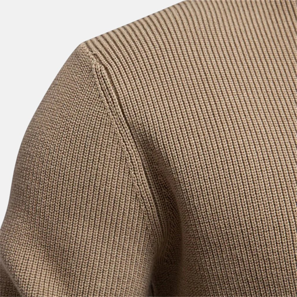 Filip – Stylowy męski sweter z guzikiem
